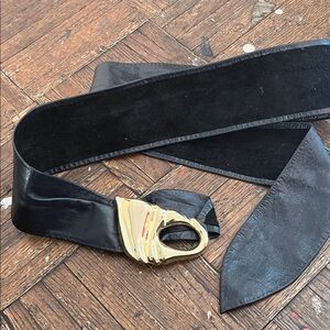 LEATHER SHOP soft black leather belt with vintage GOLDTONE buckle, circa 80s